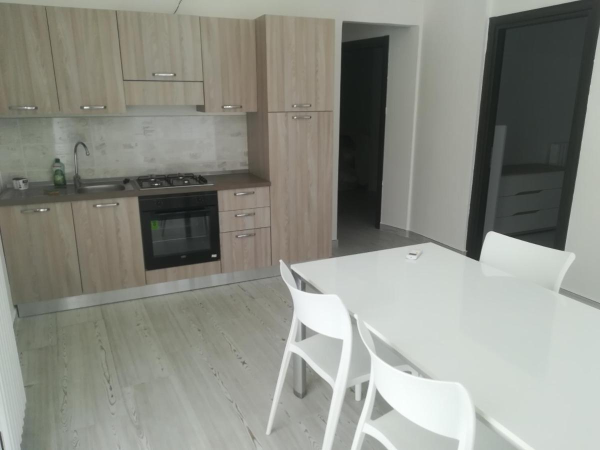Home Mazzei Piazza Bilotti โกเซนซา ห้อง รูปภาพ