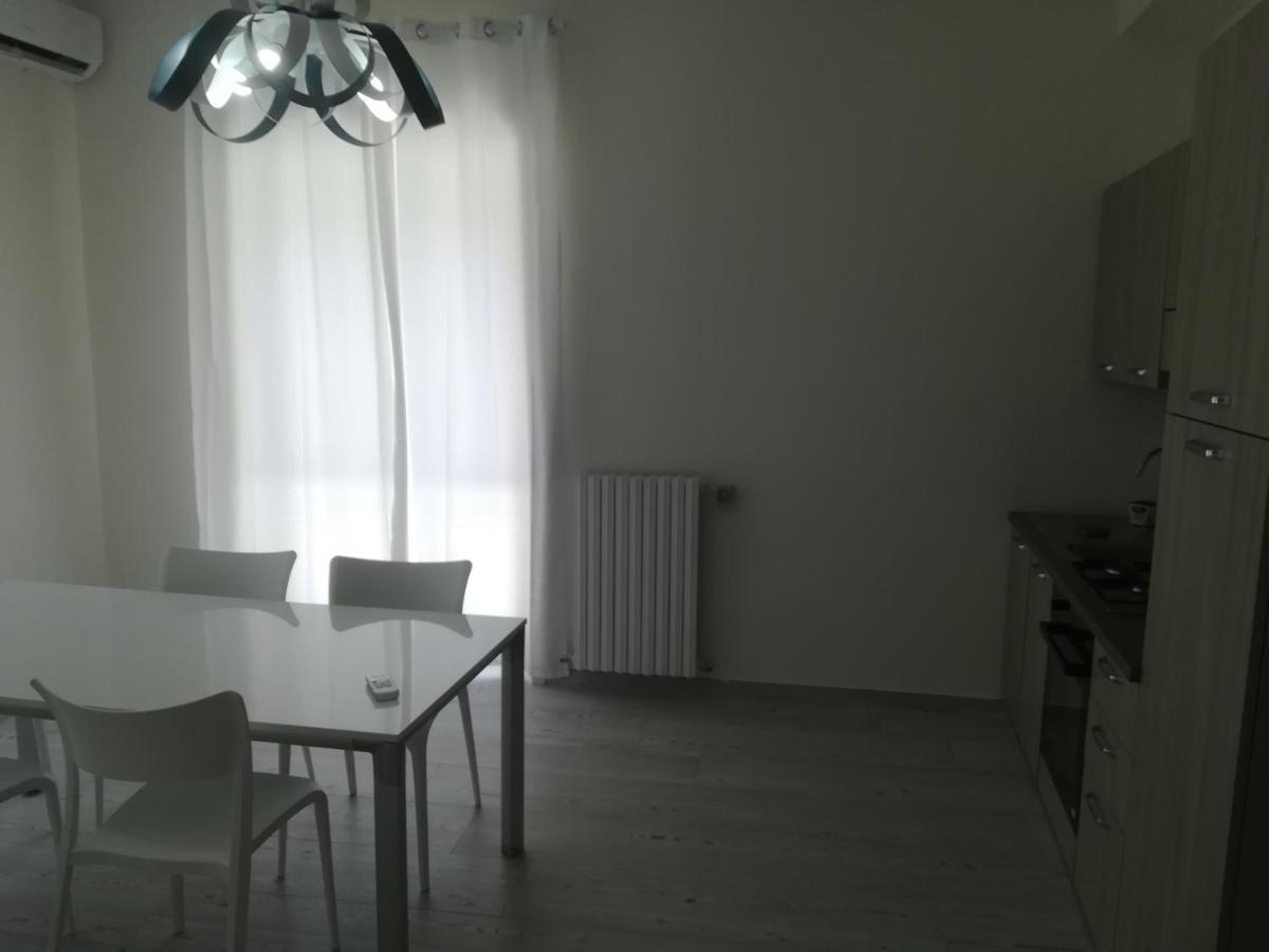 Home Mazzei Piazza Bilotti โกเซนซา ห้อง รูปภาพ