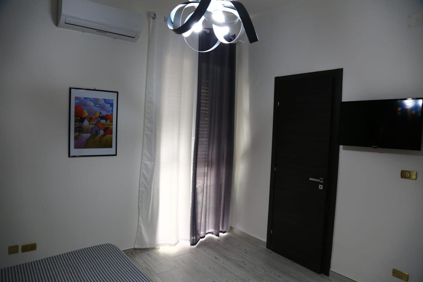 Home Mazzei Piazza Bilotti โกเซนซา ห้อง รูปภาพ