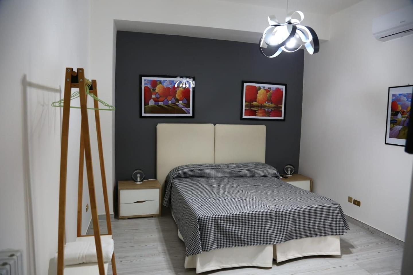 Home Mazzei Piazza Bilotti โกเซนซา ห้อง รูปภาพ