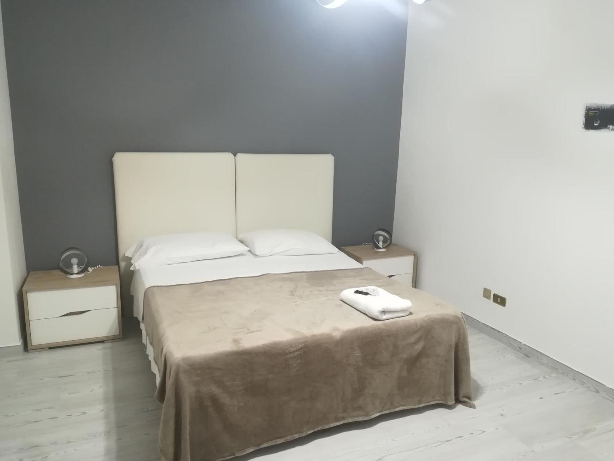 Home Mazzei Piazza Bilotti โกเซนซา ห้อง รูปภาพ